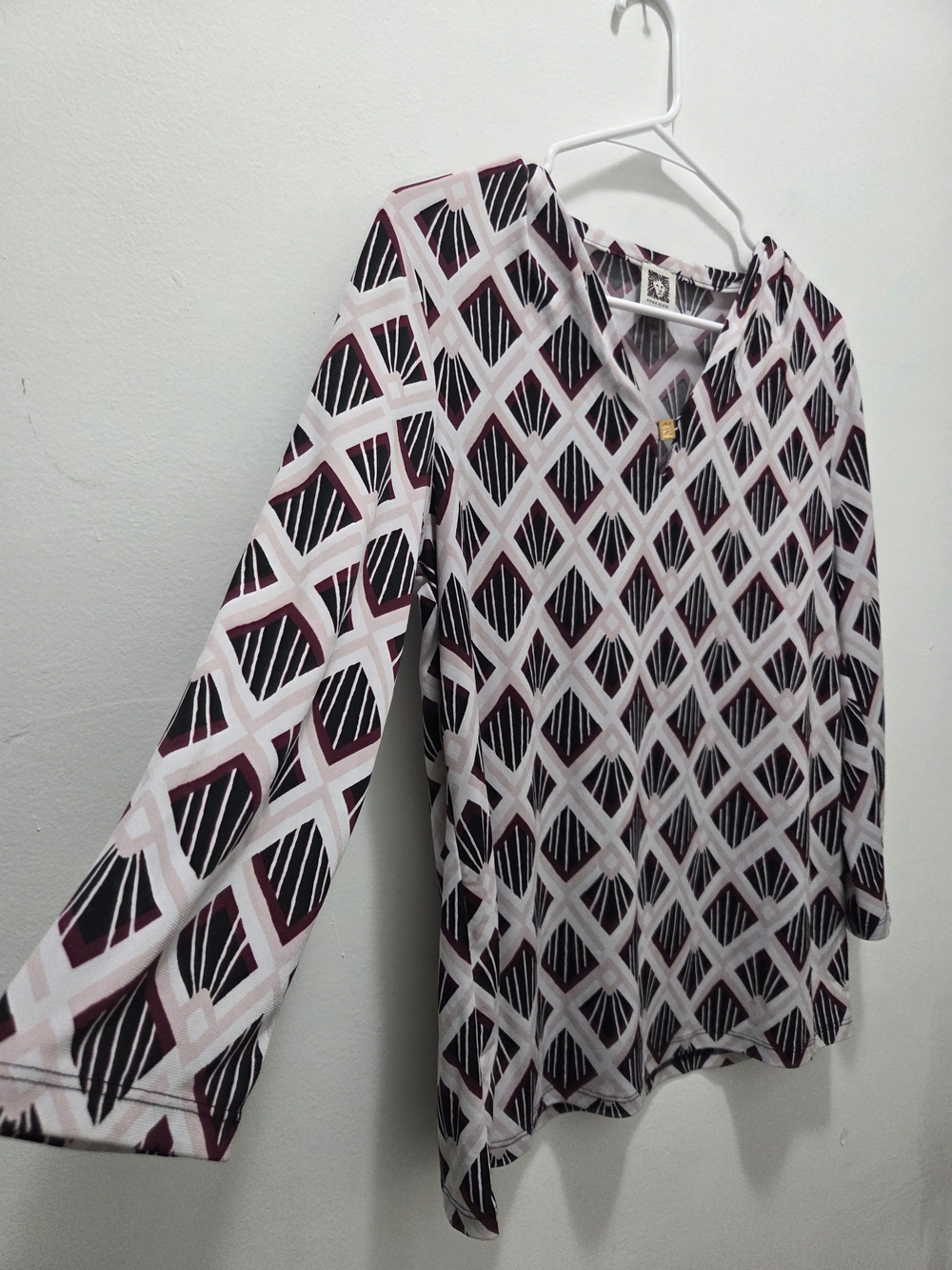 Anne Klein size S Women’s Multicolor Geometric V-Neck Sleeve Pullover Blouse